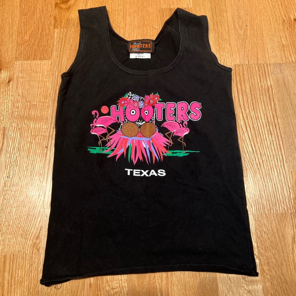 Hooters Hawaiian Crop Top